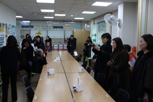 치매사업 벤치마킹하러 양평군을 찾은 모습