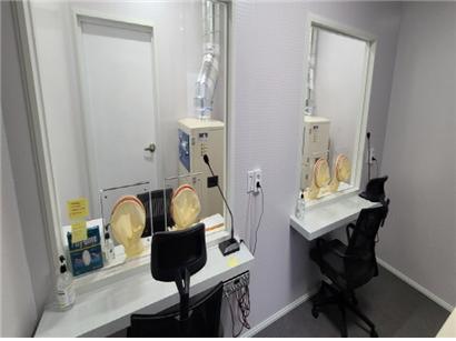 냉난방 및 음압장비를 갖춘 컨테이너 선별진료소